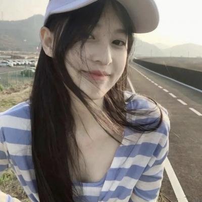女孩向前冲